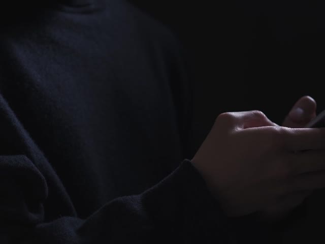 4dkEVuBmrHo