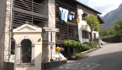DYoygLvEclo
