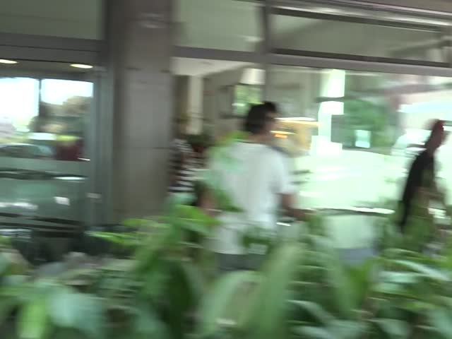ApbKgzLg2Nw